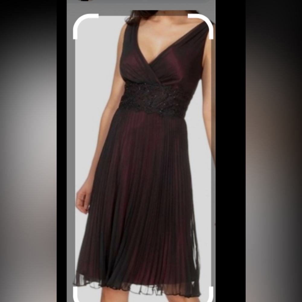 Jones New York Burgundy and Black silk Dress, very elegant